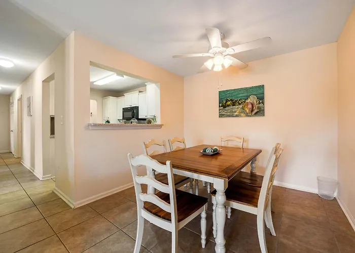 Snowbird-friendly With Ac Outdoor Pool Tennis & Hot Tub - Near The Holiday home