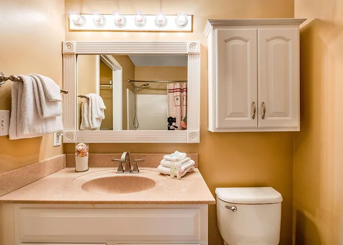 Snowbird-friendly With Ac Outdoor Pool Tennis & Hot Tub - Near The Holiday home
